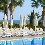 Novum Garden 5* Side
