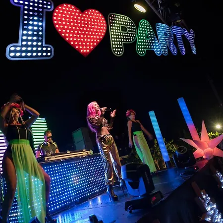 Novum Garden 5* Side