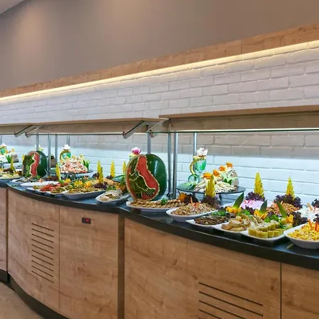 Semesteranläggning (resort) Novum Garden 5*