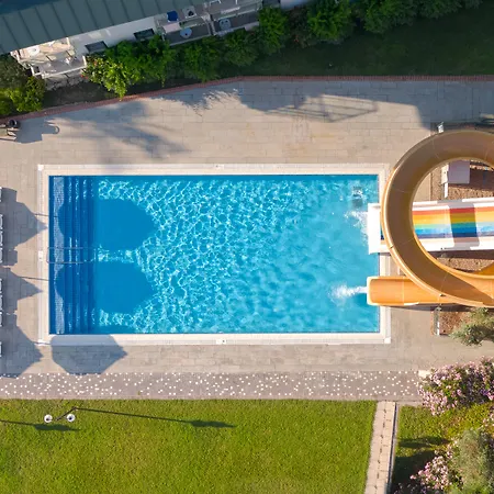 Novum Garden 5* Side